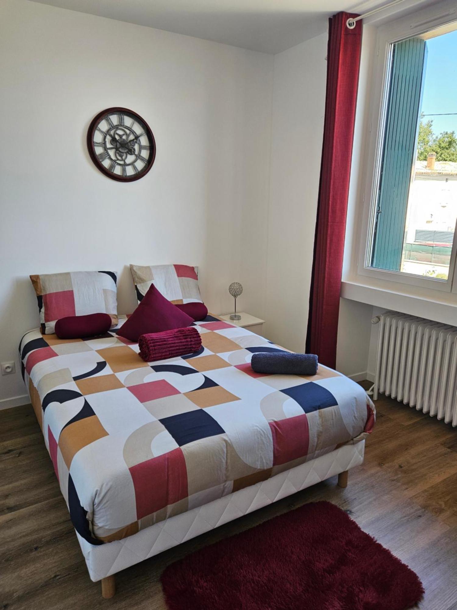 Maison Spacieuse Privatisee Ou A La Chambre - Places De Parking Saint-Michel  외부 사진